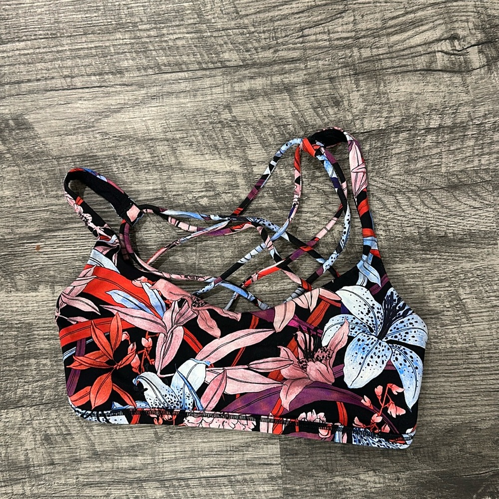 LULULEMON - Free to Be Bra. Size 2. Unique lily pattern.